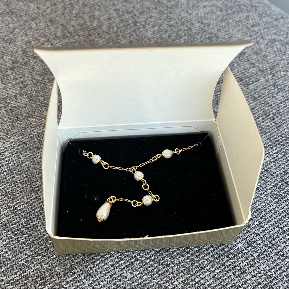 AVON Goldtone Woven Link Necklace NIB
